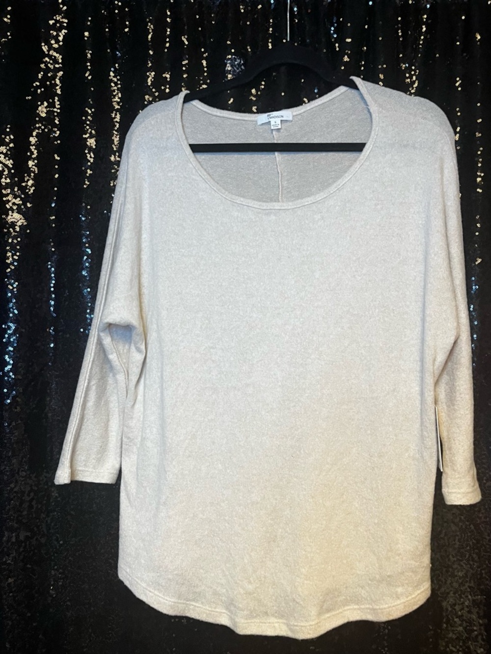 8th & Madison Light Cream Scoop Neck Pullover